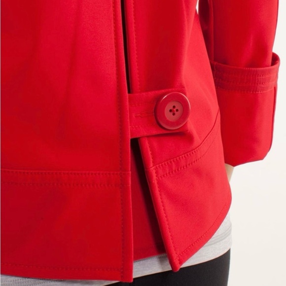 Lululemon Coco Softshell red jacket, Size 8, adjustable sleeves & collar - Picture 8 of 16